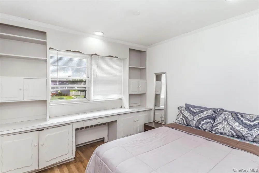 1 Greentree Circle Westbury, NY 11590