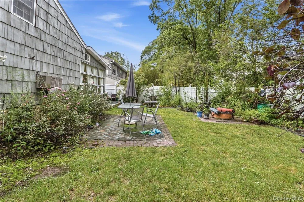 1 Greentree Circle Westbury, NY 11590