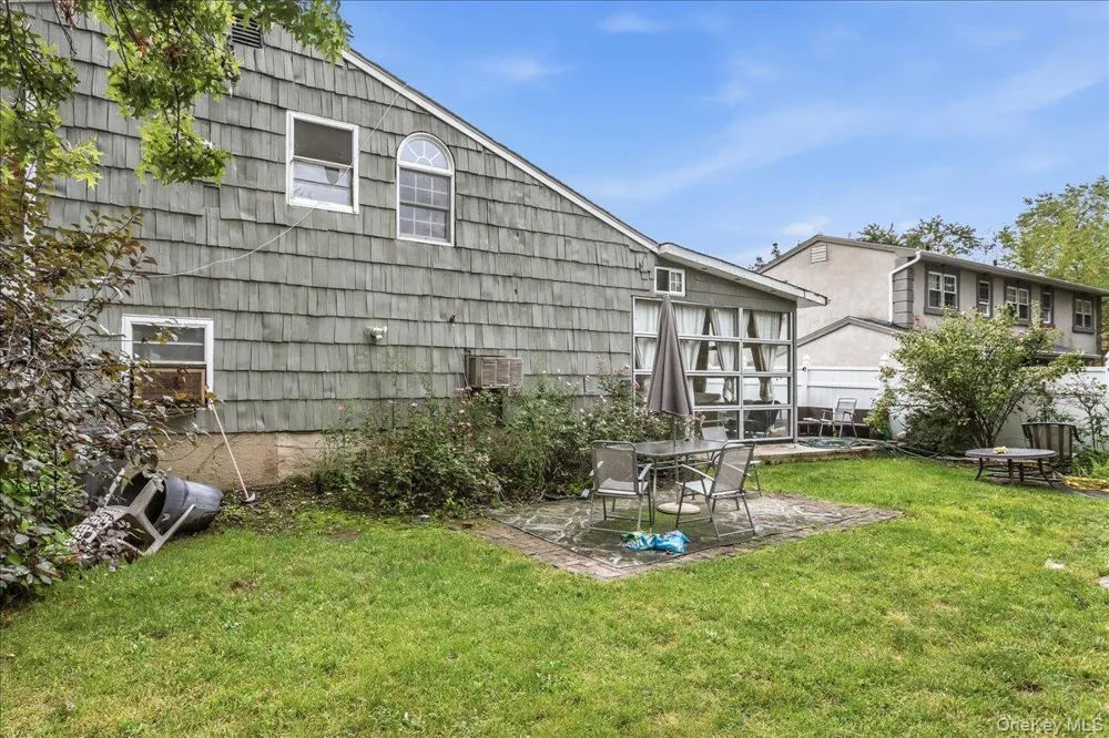 1 Greentree Circle Westbury, NY 11590
