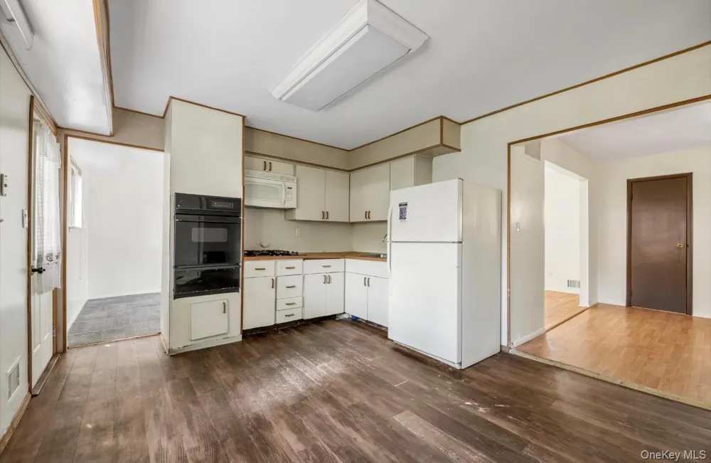 136 Broadway Greenlawn, NY 11740