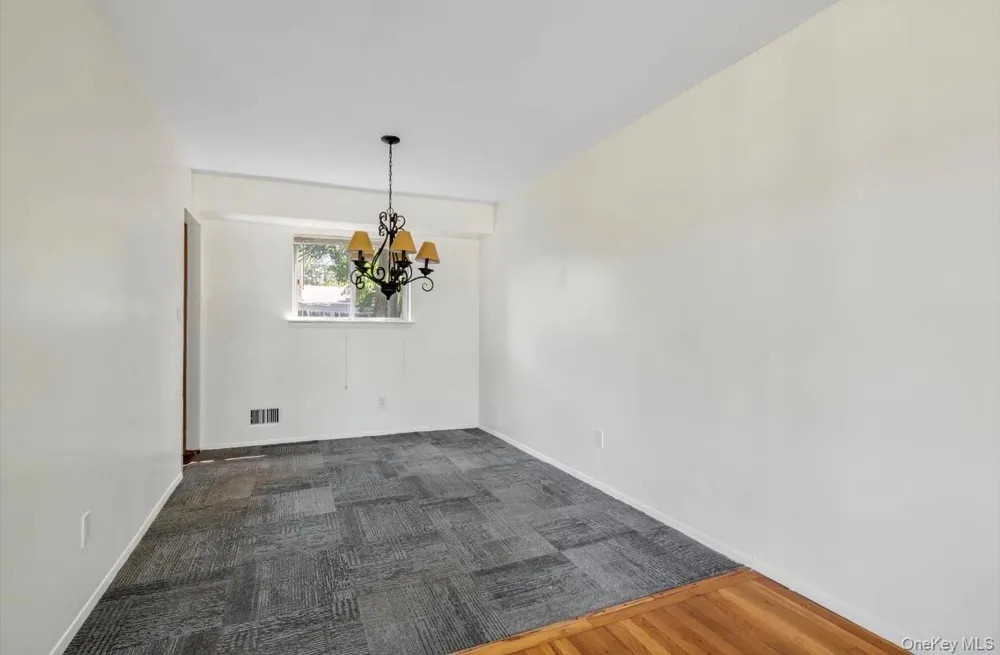 136 Broadway Greenlawn, NY 11740