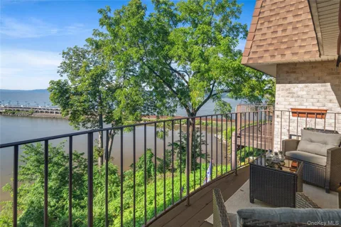215 Kemeys Cove #215