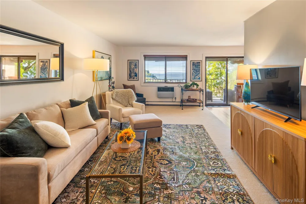 215 Kemeys Cove #215 Briarcliff Manor, NY 10510