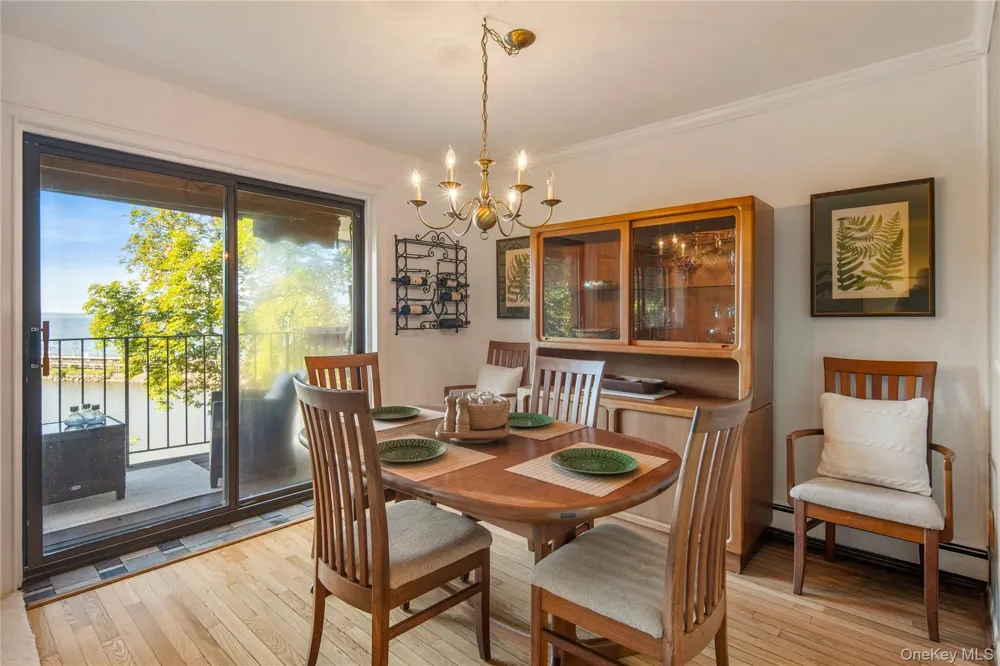 215 Kemeys Cove #215 Briarcliff Manor, NY 10510