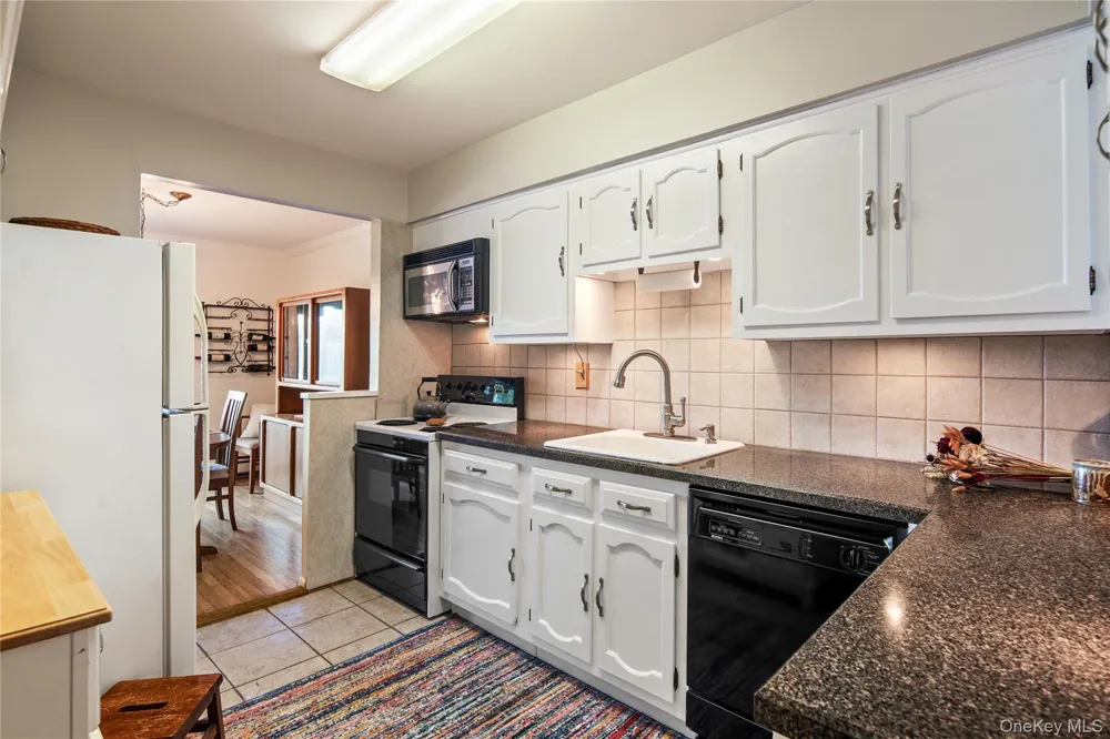 215 Kemeys Cove #215 Briarcliff Manor, NY 10510