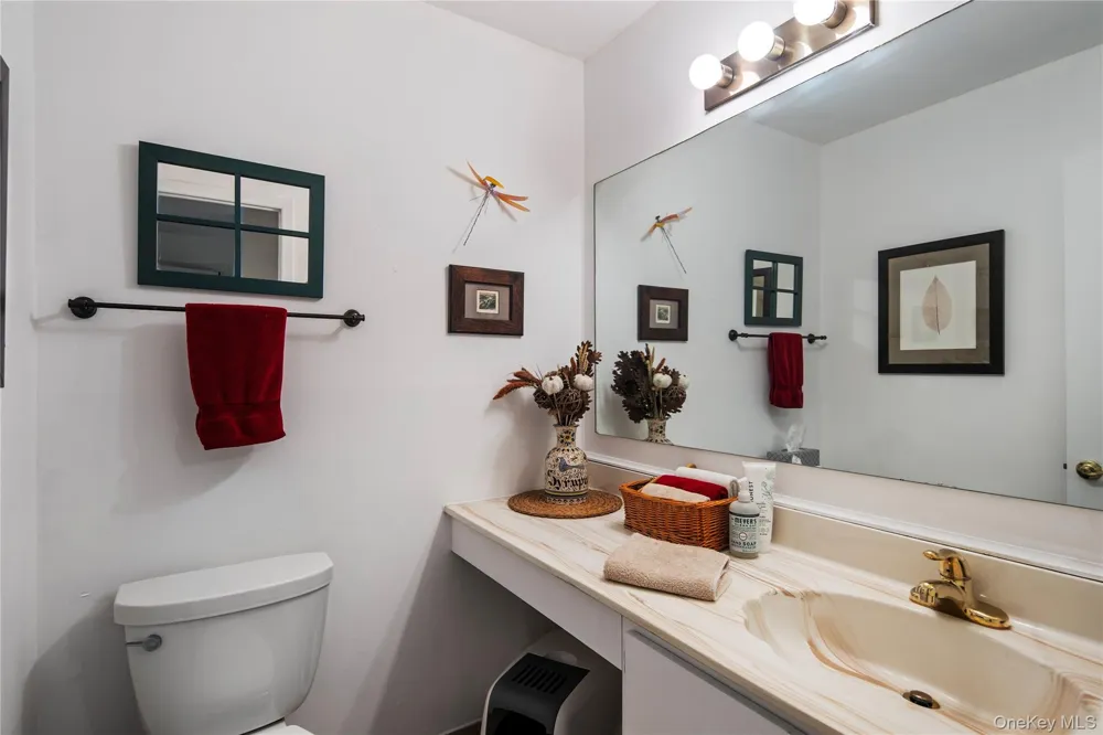 215 Kemeys Cove #215 Briarcliff Manor, NY 10510