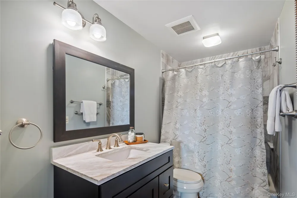 215 Kemeys Cove #215 Briarcliff Manor, NY 10510