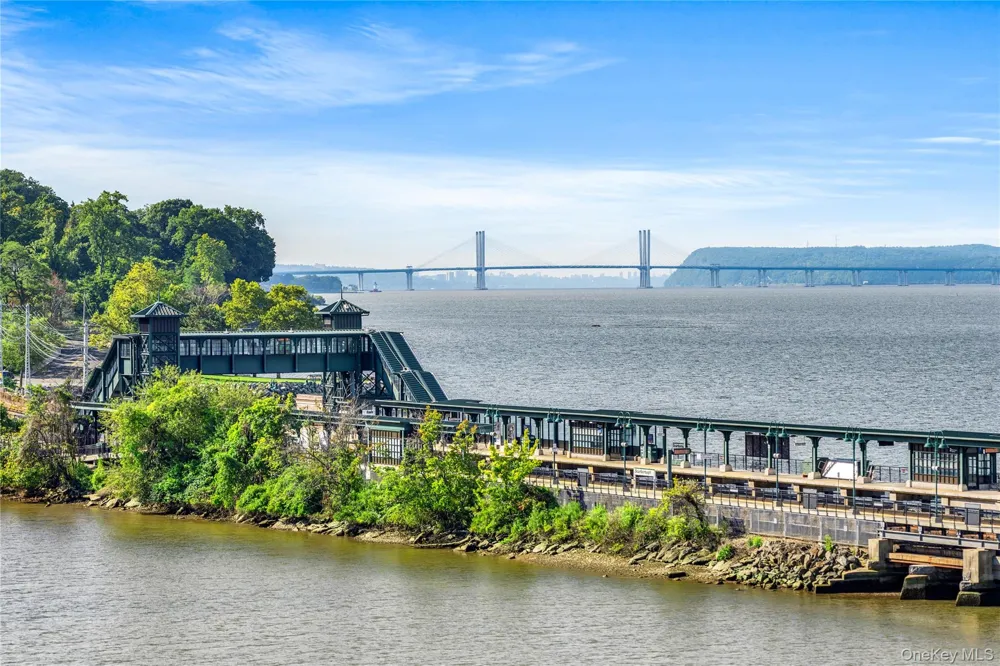 215 Kemeys Cove #215 Briarcliff Manor, NY 10510