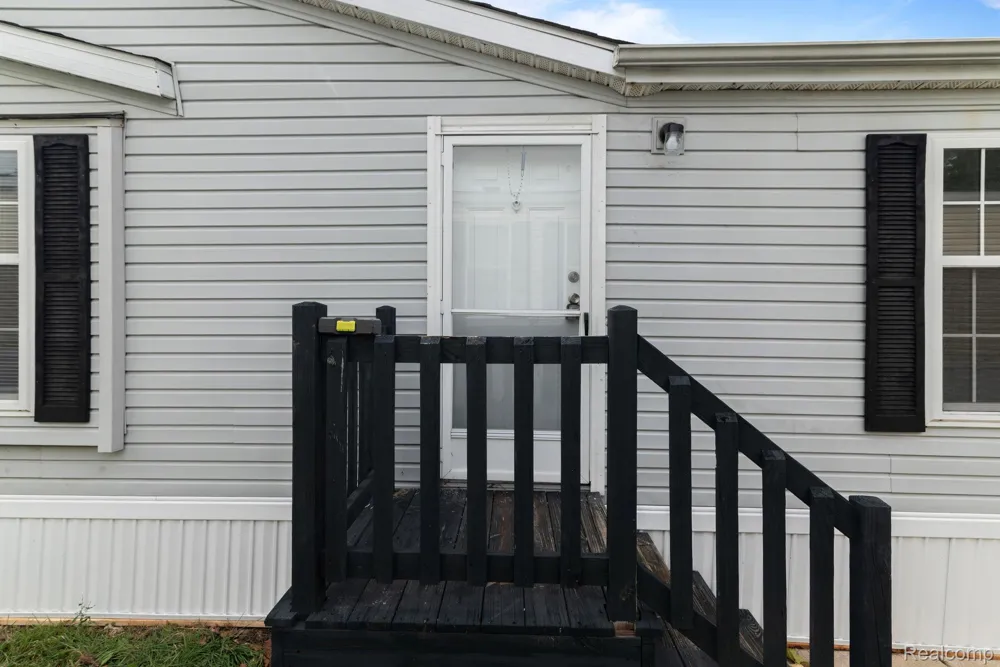 15828 Croatia Drive Clinton Charter Township, MI 48038