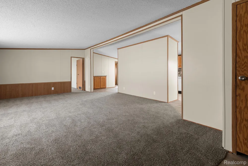 15828 Croatia Drive Clinton Charter Township, MI 48038