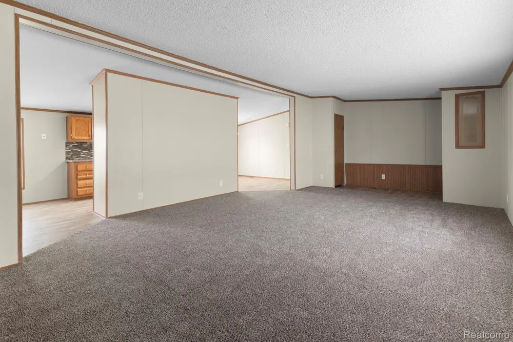 15828 Croatia Drive Clinton Charter Township, MI 48038
