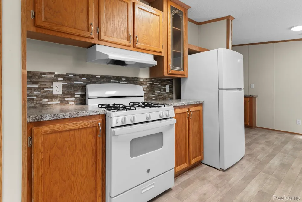 15828 Croatia Drive Clinton Charter Township, MI 48038