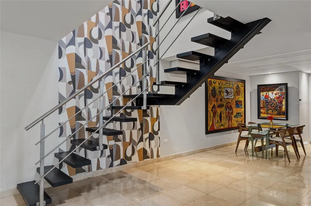 1 Street PRADO ALTO #J-7 Guaynabo, PR 00966