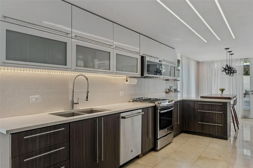 1 Street PRADO ALTO #J-7 Guaynabo, PR 00966