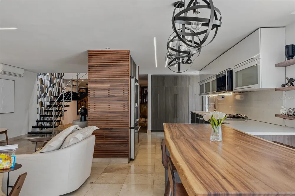 1 Street PRADO ALTO #J-7 Guaynabo, PR 00966