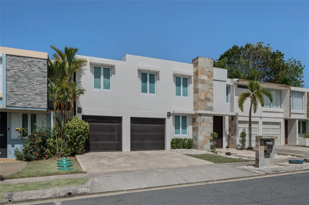 1 Street PRADO ALTO #J-7 Guaynabo, PR 00966