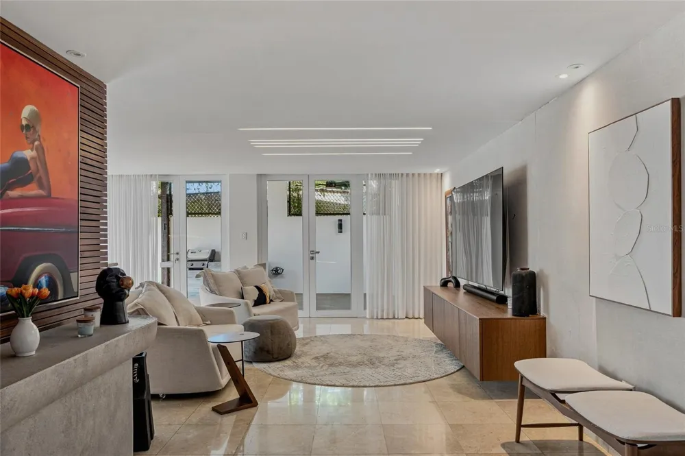 1 Street PRADO ALTO #J-7 Guaynabo, PR 00966