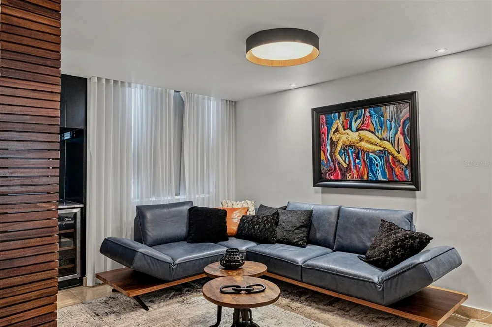 1 Street PRADO ALTO #J-7 Guaynabo, PR 00966