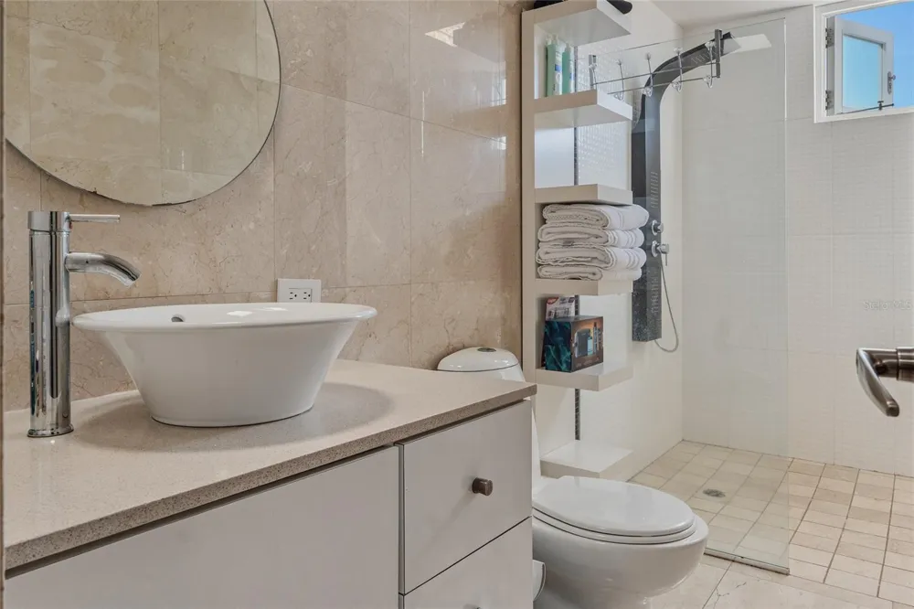 1 Street PRADO ALTO #J-7 Guaynabo, PR 00966
