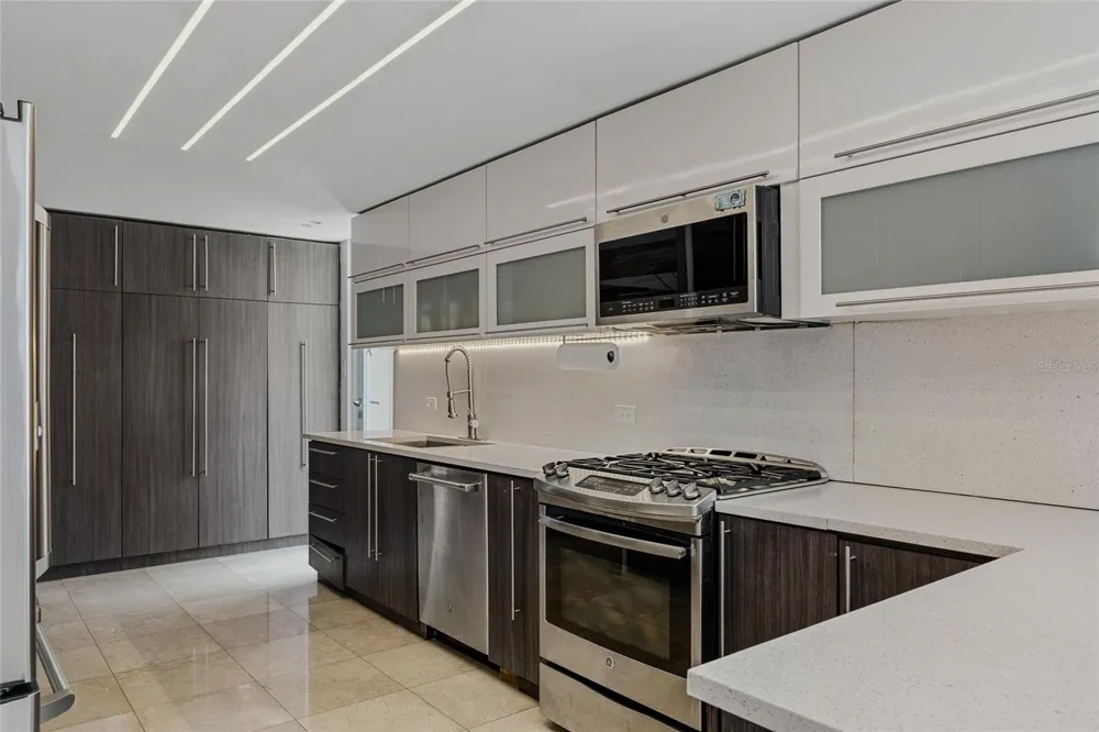1 Street PRADO ALTO #J-7 Guaynabo, PR 00966