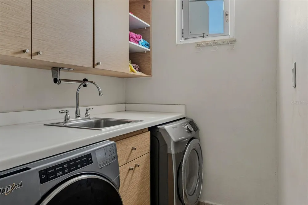 1 Street PRADO ALTO #J-7 Guaynabo, PR 00966