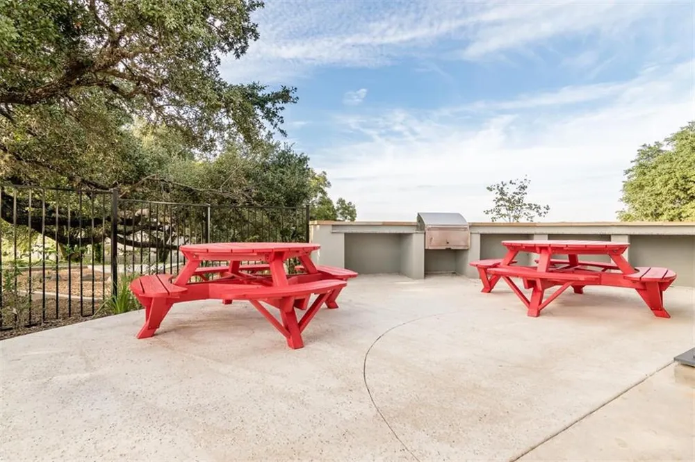 1912 Bobbywoods Lane Manchaca, TX 78652
