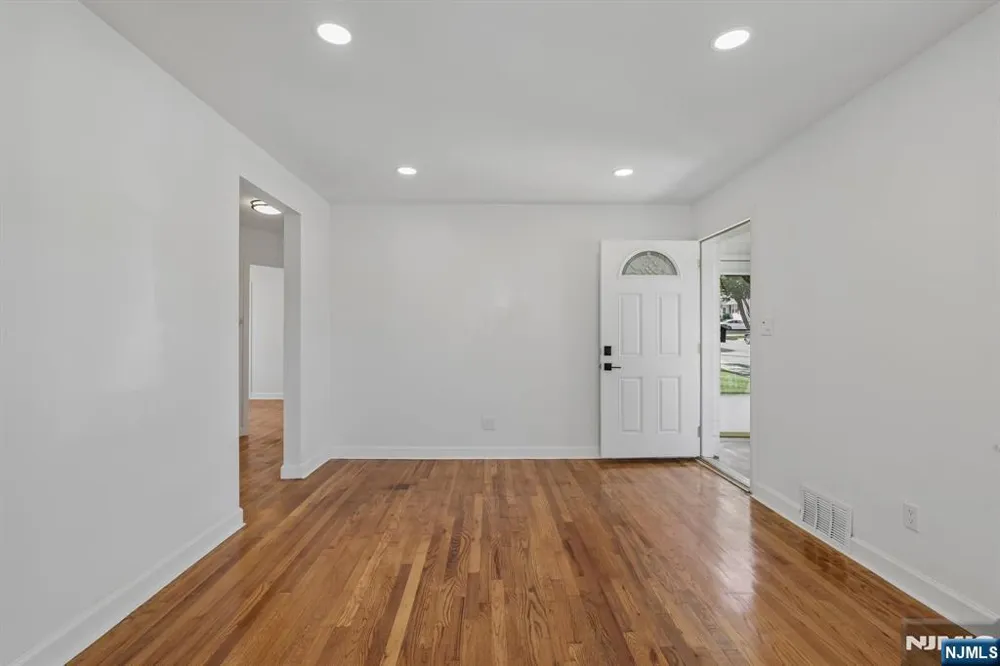 75 Emerson Street Clifton, NJ 07013