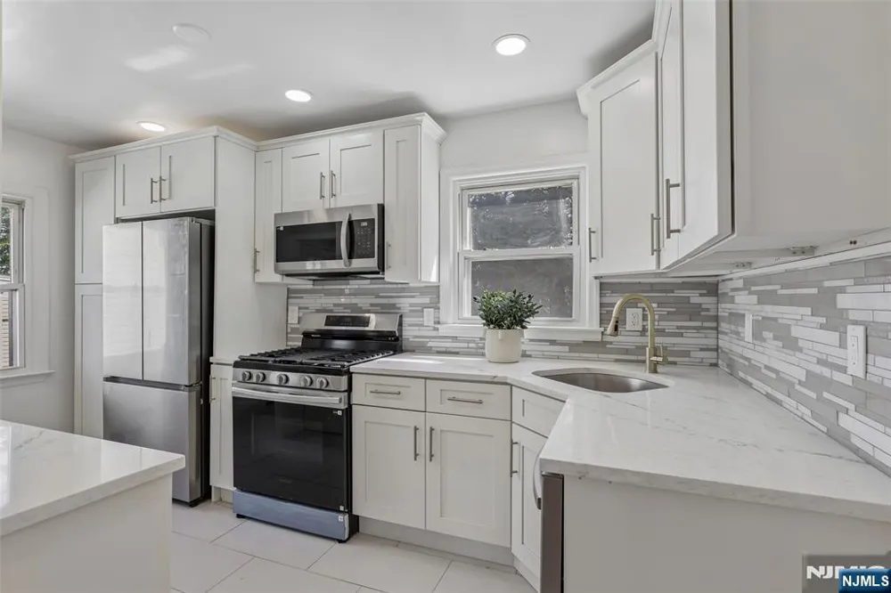 75 Emerson Street Clifton, NJ 07013