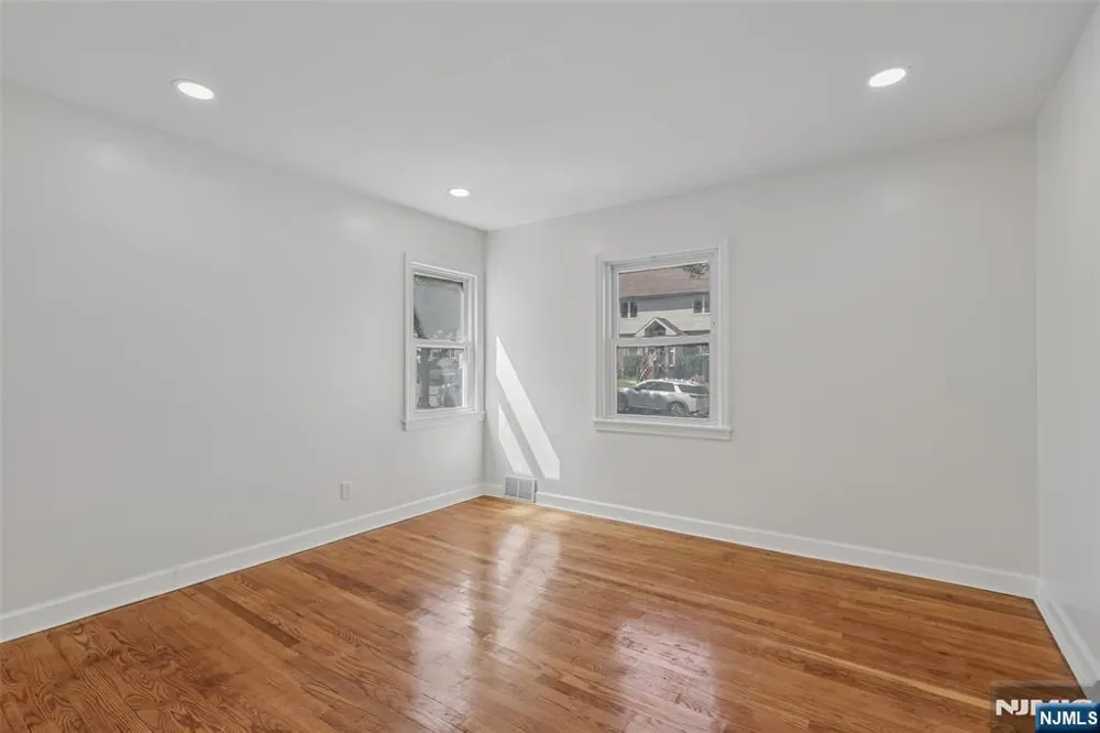 75 Emerson Street Clifton, NJ 07013