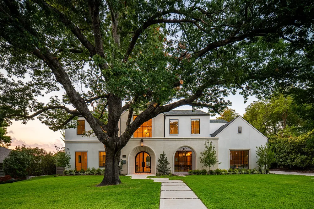 6815 Royal Crest Drive Dallas, TX 75230