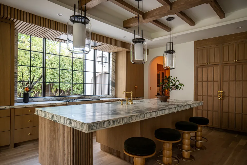 6815 Royal Crest Drive Dallas, TX 75230