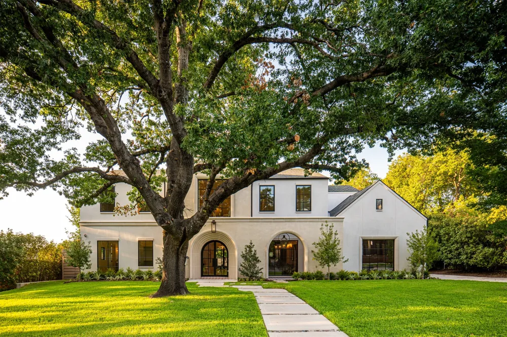 6815 Royal Crest Drive Dallas, TX 75230
