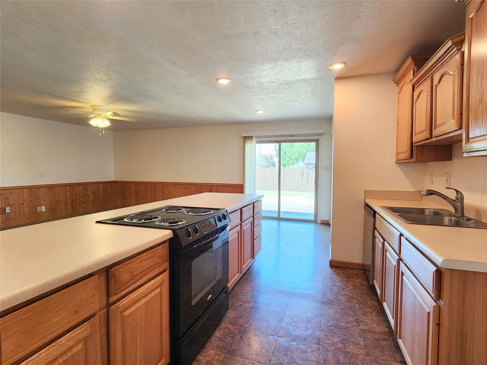 5400 Ragan Drive The Colony, TX 75056