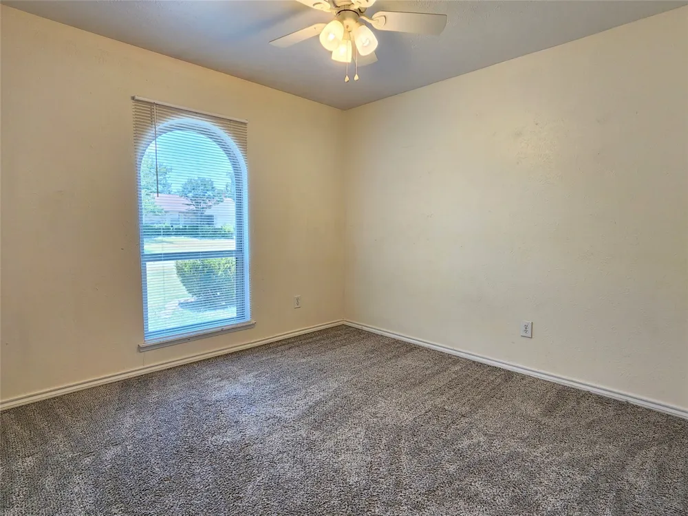 5400 Ragan Drive The Colony, TX 75056