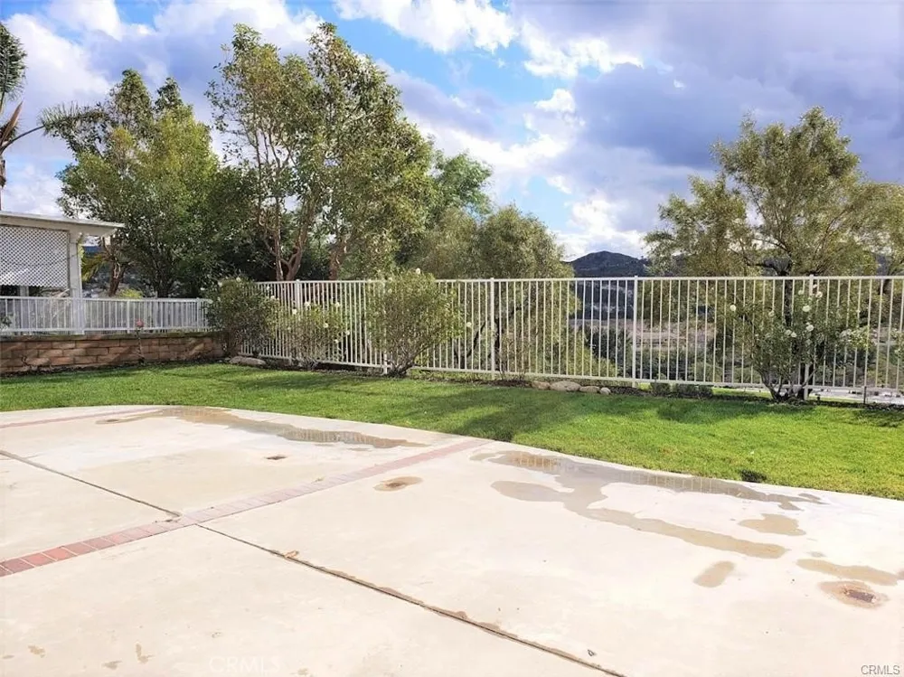 8604 E Windsong Drive Anaheim Hills, CA 92808