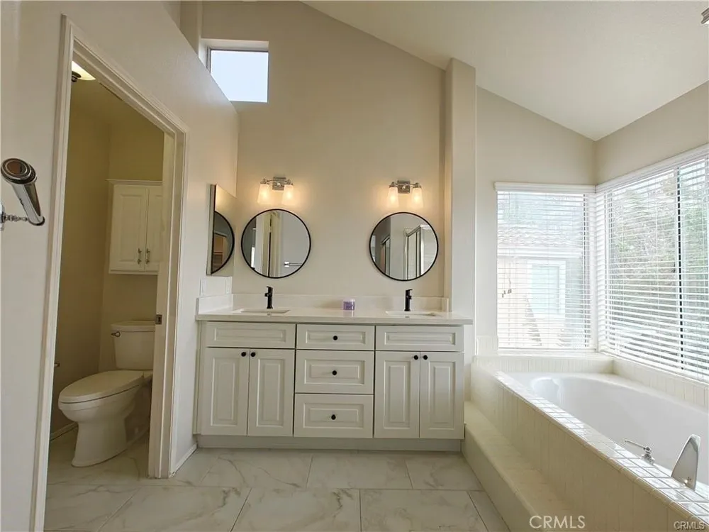 8604 E Windsong Drive Anaheim Hills, CA 92808