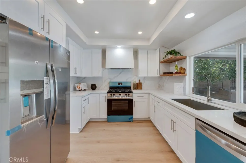 9257 La Shell Drive Tujunga, CA 91042
