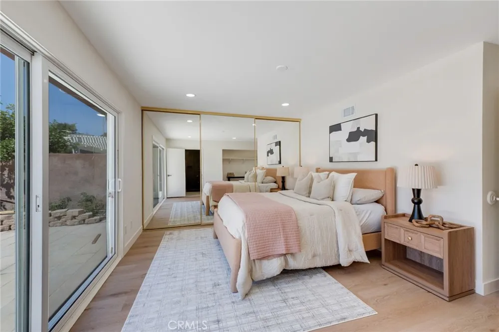 9257 La Shell Drive Tujunga, CA 91042