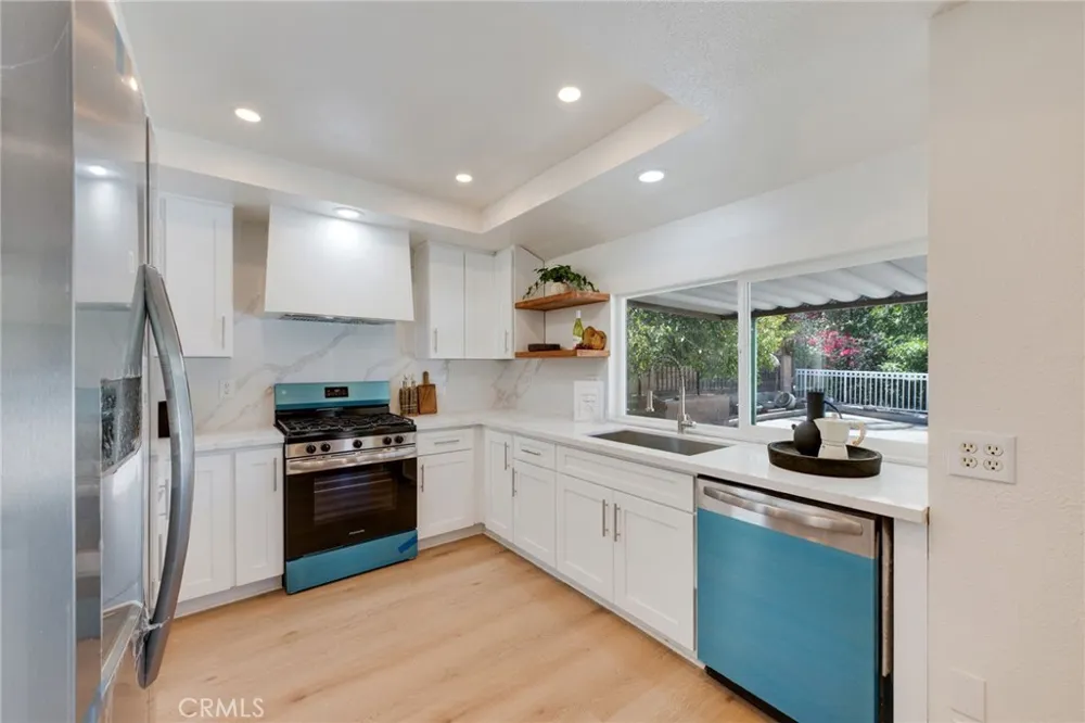 9257 La Shell Drive Tujunga, CA 91042