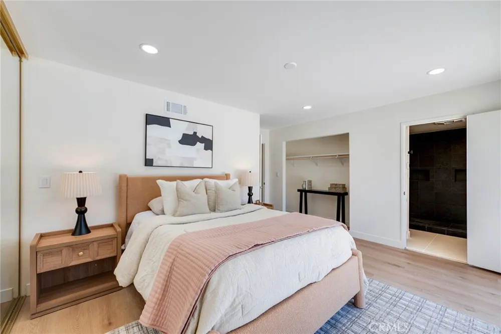 9257 La Shell Drive Tujunga, CA 91042