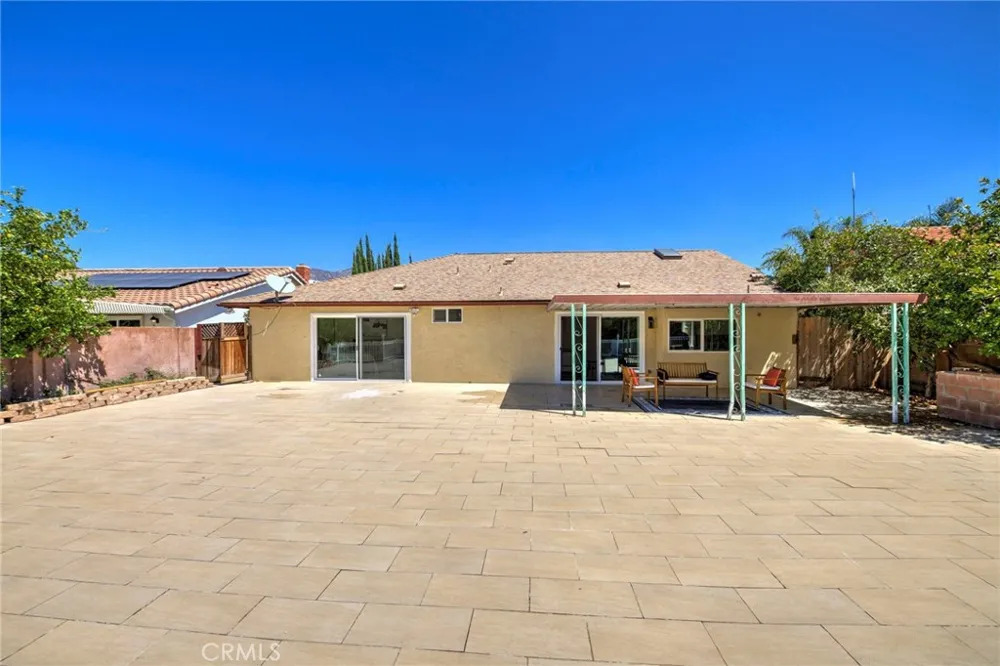 9257 La Shell Drive Tujunga, CA 91042