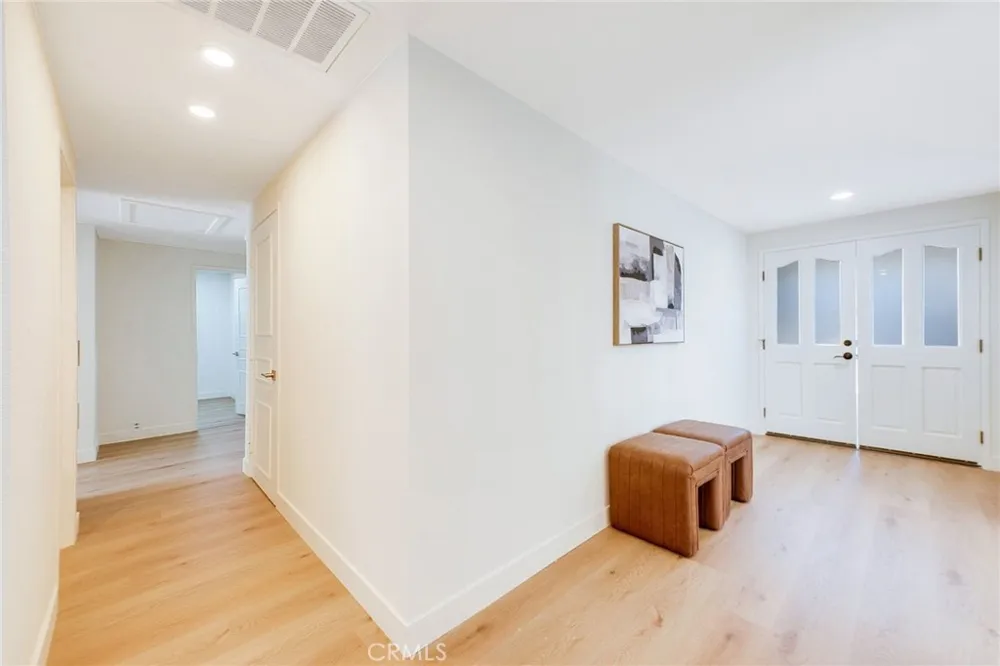 9257 La Shell Drive Tujunga, CA 91042