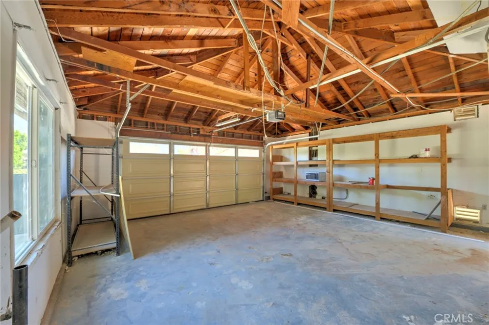 9257 La Shell Drive Tujunga, CA 91042