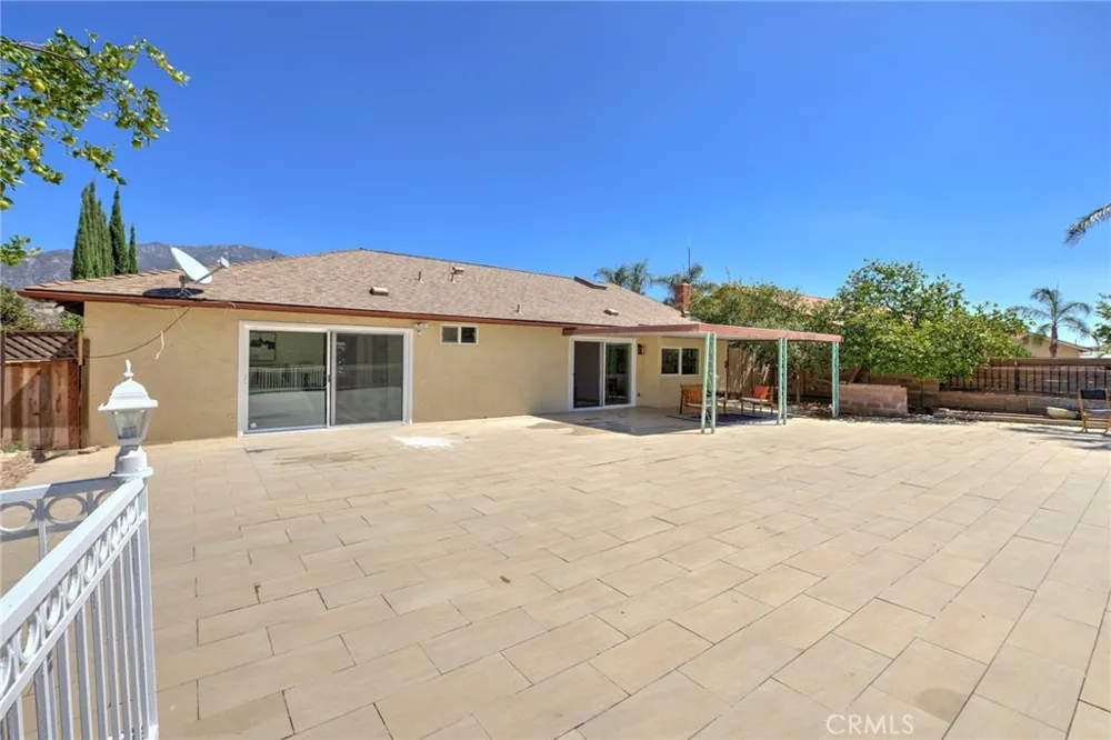 9257 La Shell Drive Tujunga, CA 91042