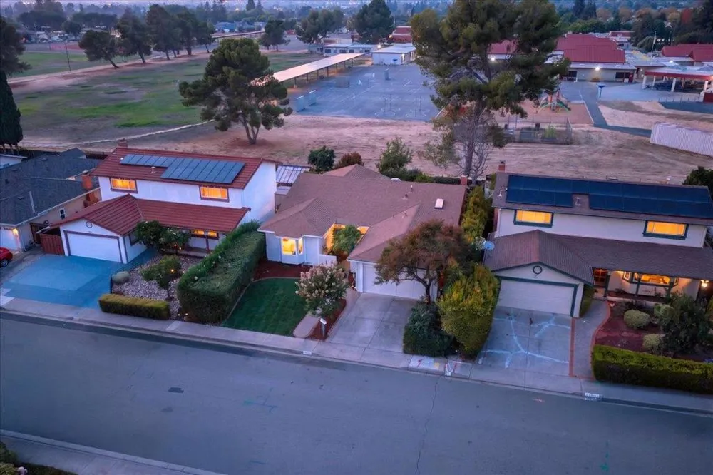1735 Tahoe Drive Milpitas, CA 95035