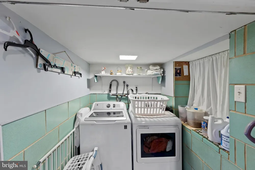 228 OAKWOOD ROAD Baltimore, MD 21222