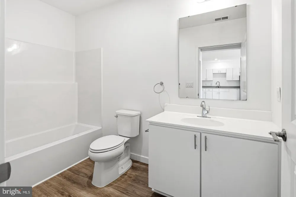 915 BROAD STREET #501 Philadelphia, PA 19123
