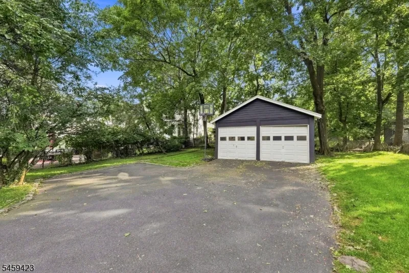 724 Eagle Rock Ave West Orange, NJ 07052