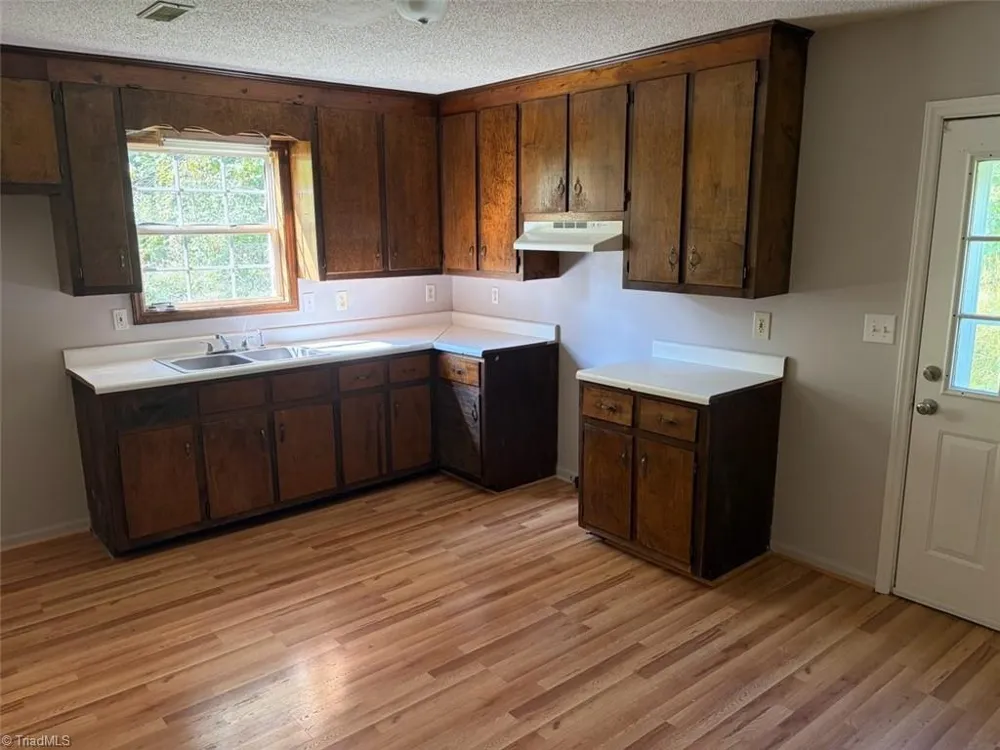 216 Druid Hills Drive Lexington, NC 27292