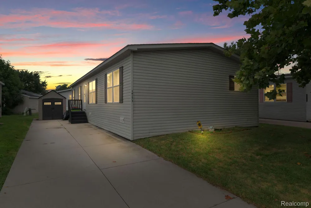 16173 Charlemagne Avenue Clinton Charter Township, MI 48038